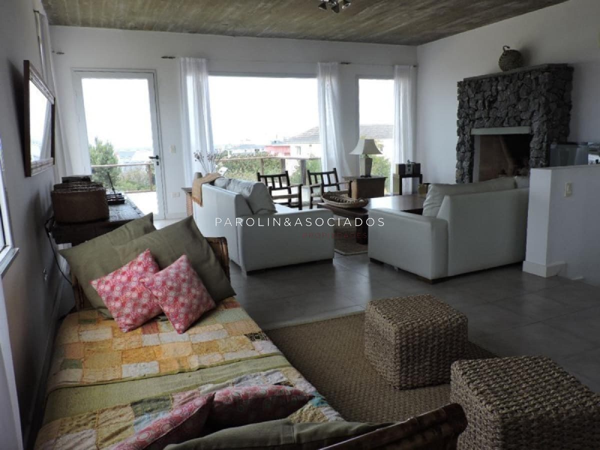 Casa en venta de 3 dormitorios en Montoya, Punta del Este.