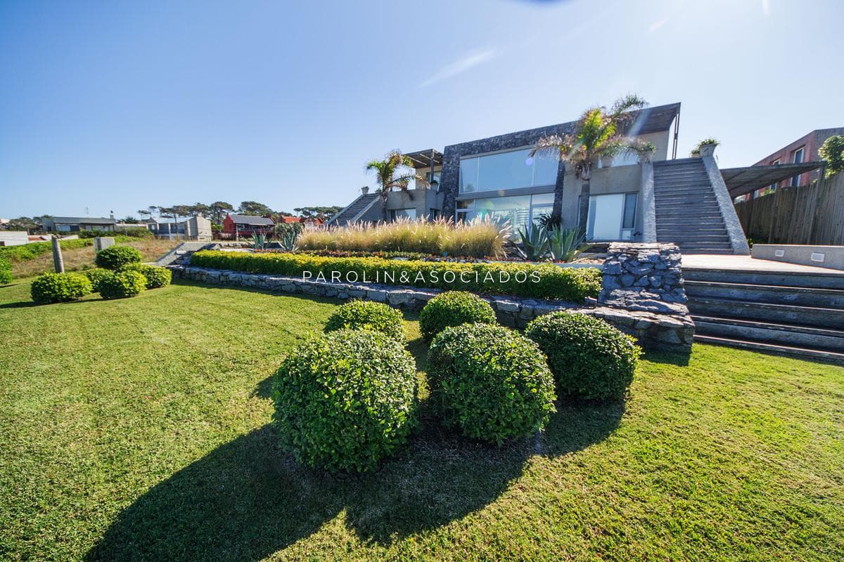 Casa en venta de 3 dormitorios en Montoya, Punta del Este.