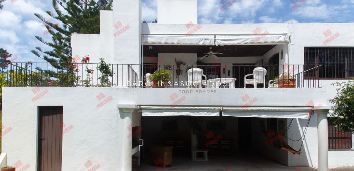 Casa en venta de 6 dormitorios en venta en Lugano, Punta del Este.