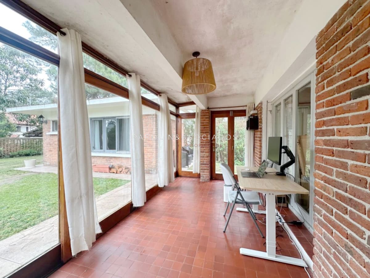 Casa en Venta de 2 Dormitorios ubicada en Pinares. Punta del Este