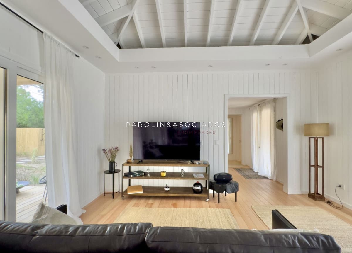 Casa en Venta de 4 Dormitorios en Arenas de José Ignacio