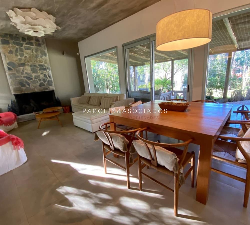 Casa en venta en barrio privado en Rincón del Indio, Punta del Este.