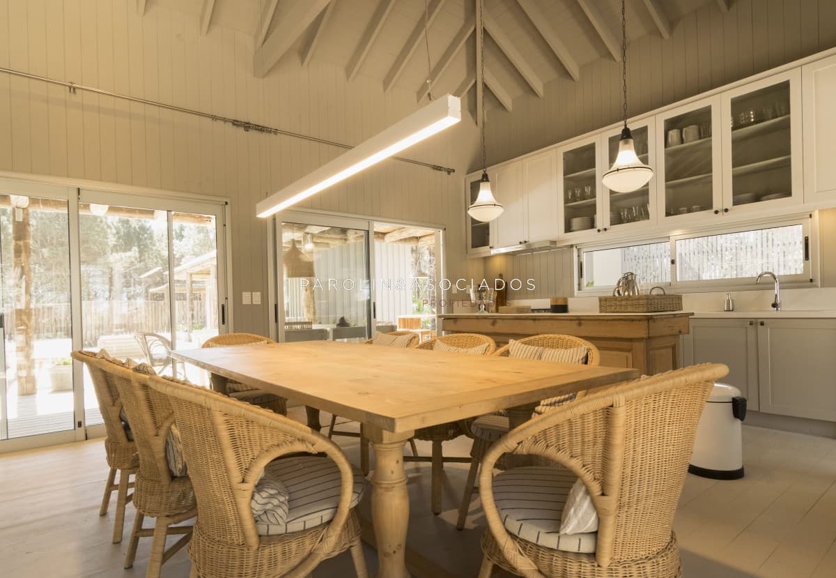 Casa en venta de 4 dormitorio en Pinar del Faro, Punta del Este.