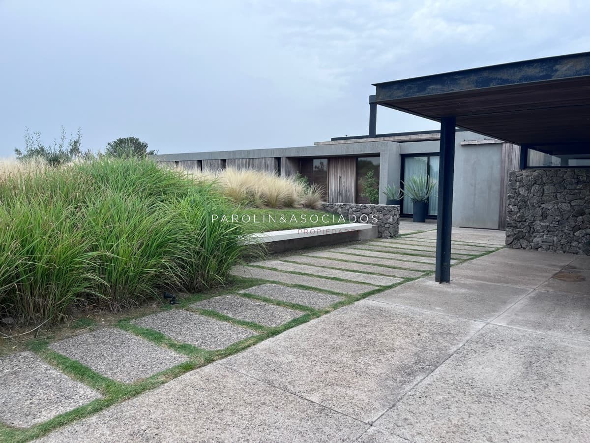 Hermosa Casa en Carmelo Golf