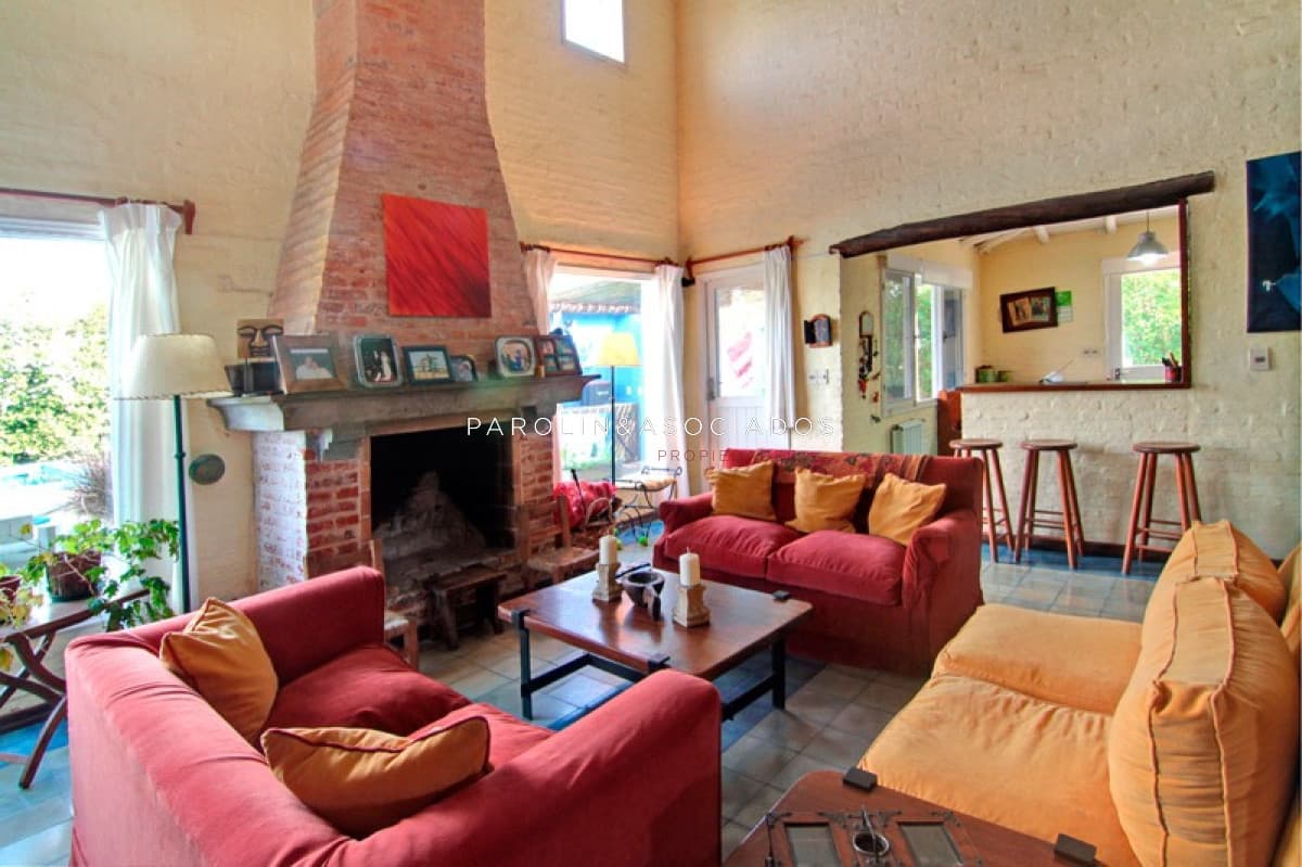 Casa en venta de 3 dormitorios en La Barra, Punta del Este.