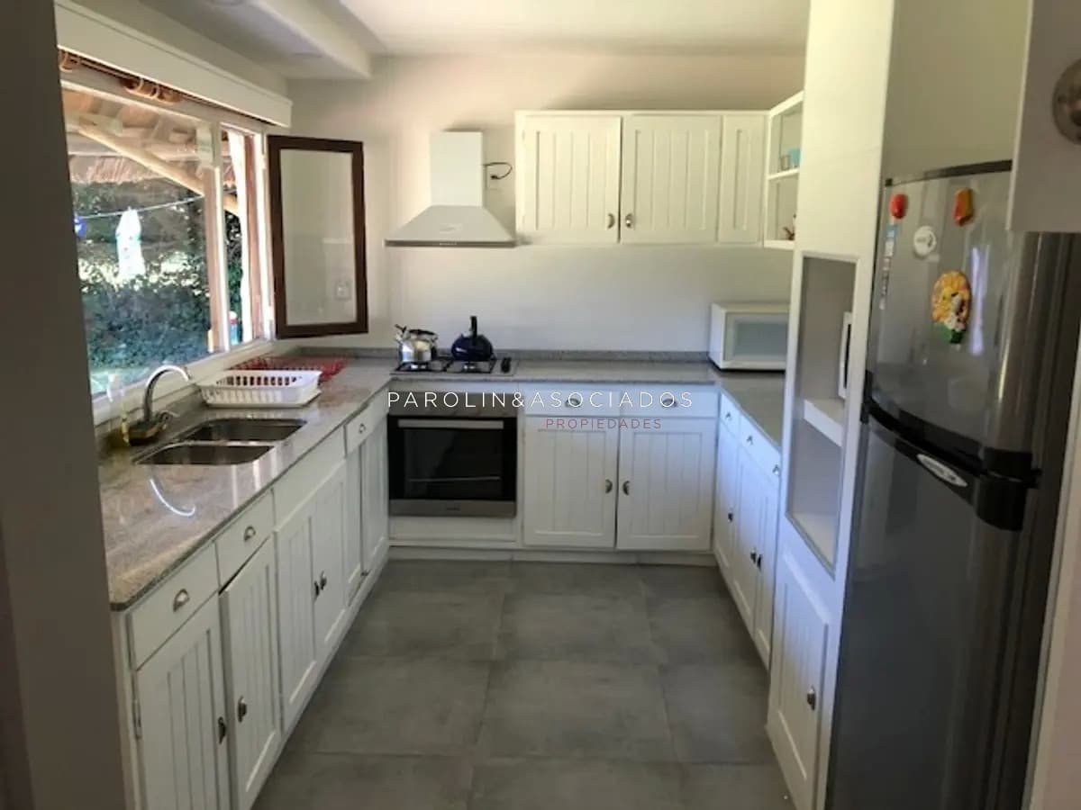 Casa en venta de 4 dormitorios en Beverly Hills, Punta del Este.