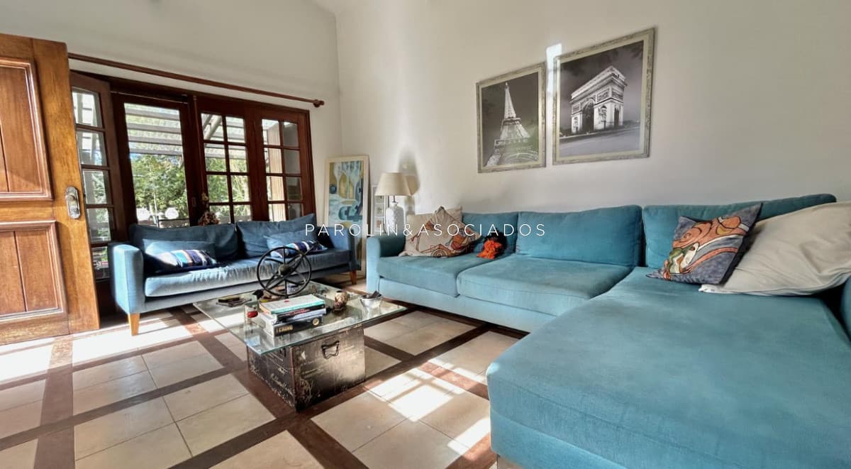 Casa en venta de 4 dormitorios en playa Mansa, Punta del Este