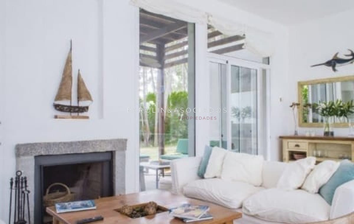 Casa de 3 dormitorios en venta en Laguna Blanca