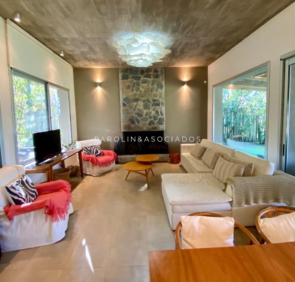 Casa en venta en barrio privado en Rincón del Indio, Punta del Este.