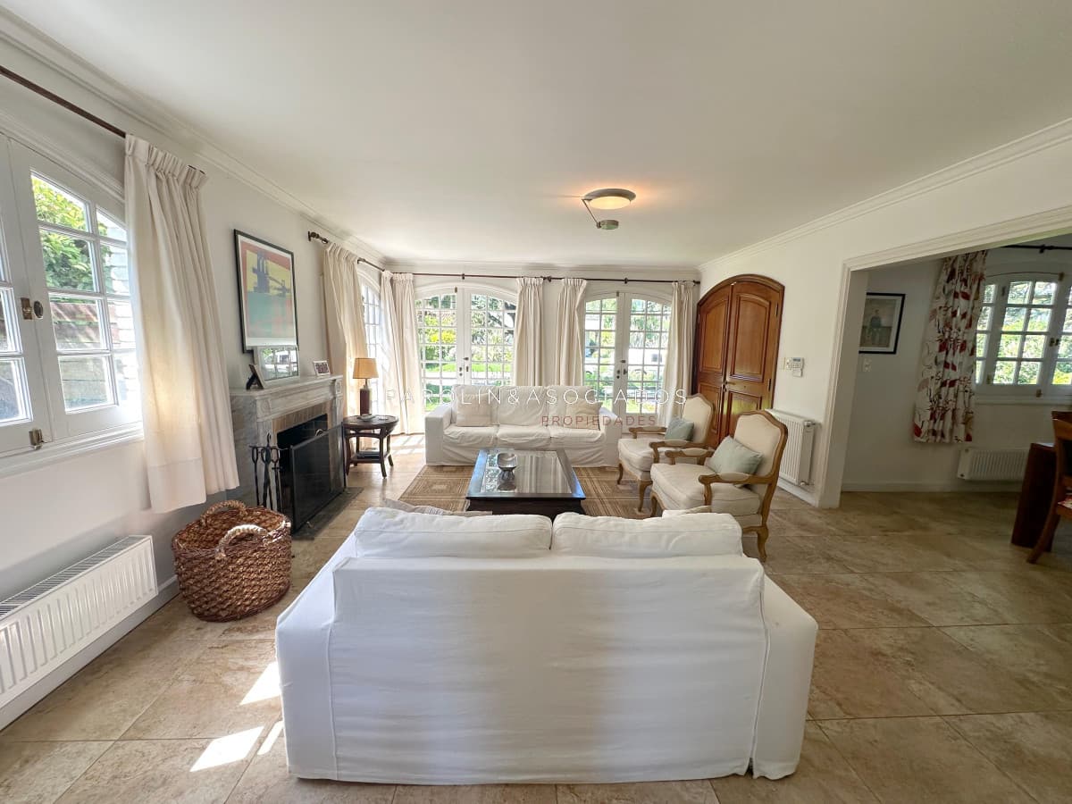 Casa en Venta de 6 Dormitorios en Mansa, Punta del Este