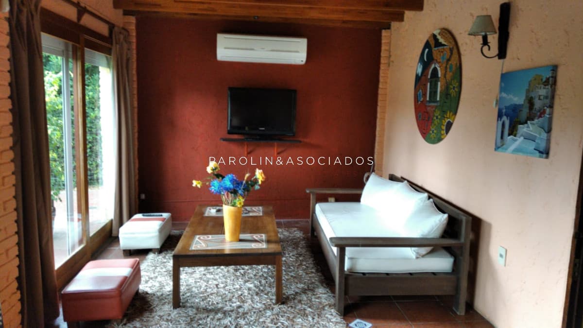 Casa de 3 dormitorios en venta en Pinares, Punta del Este.