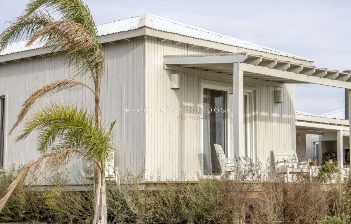 Venta de Casa de 4 Dormitorios en Pueblo Mio, Manantiales