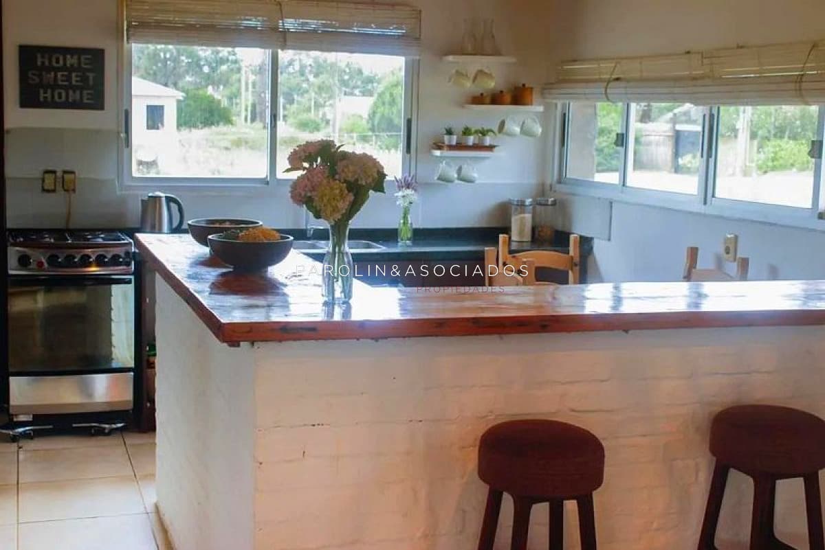 Casa de 3 dormitorios en venta en La Barra, Punta del Este.