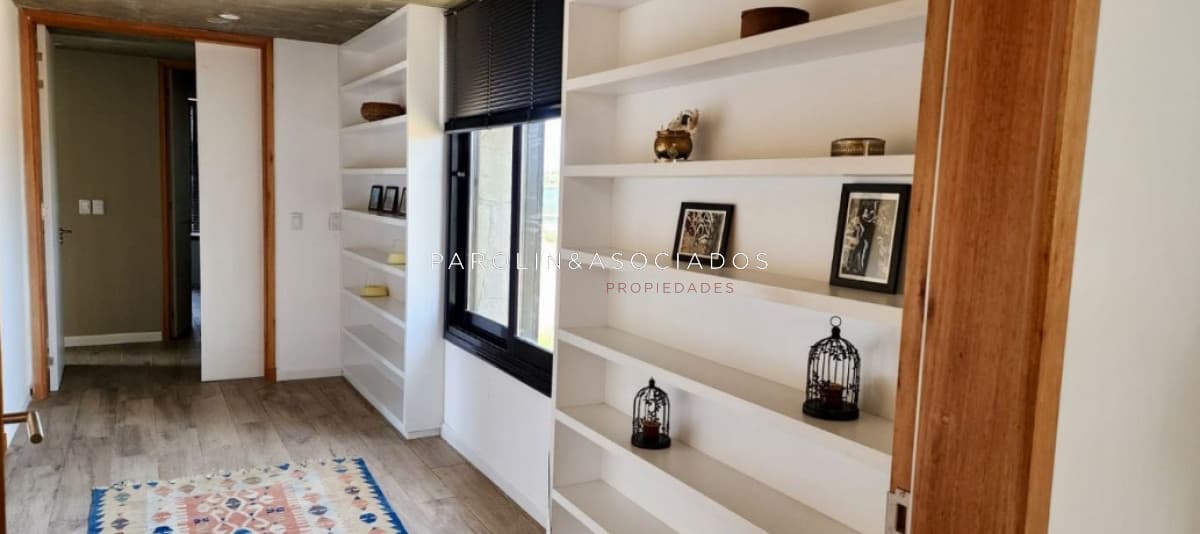 Casa en Venta de 4 Dormitorios en Pueblo Mio, Manantiales