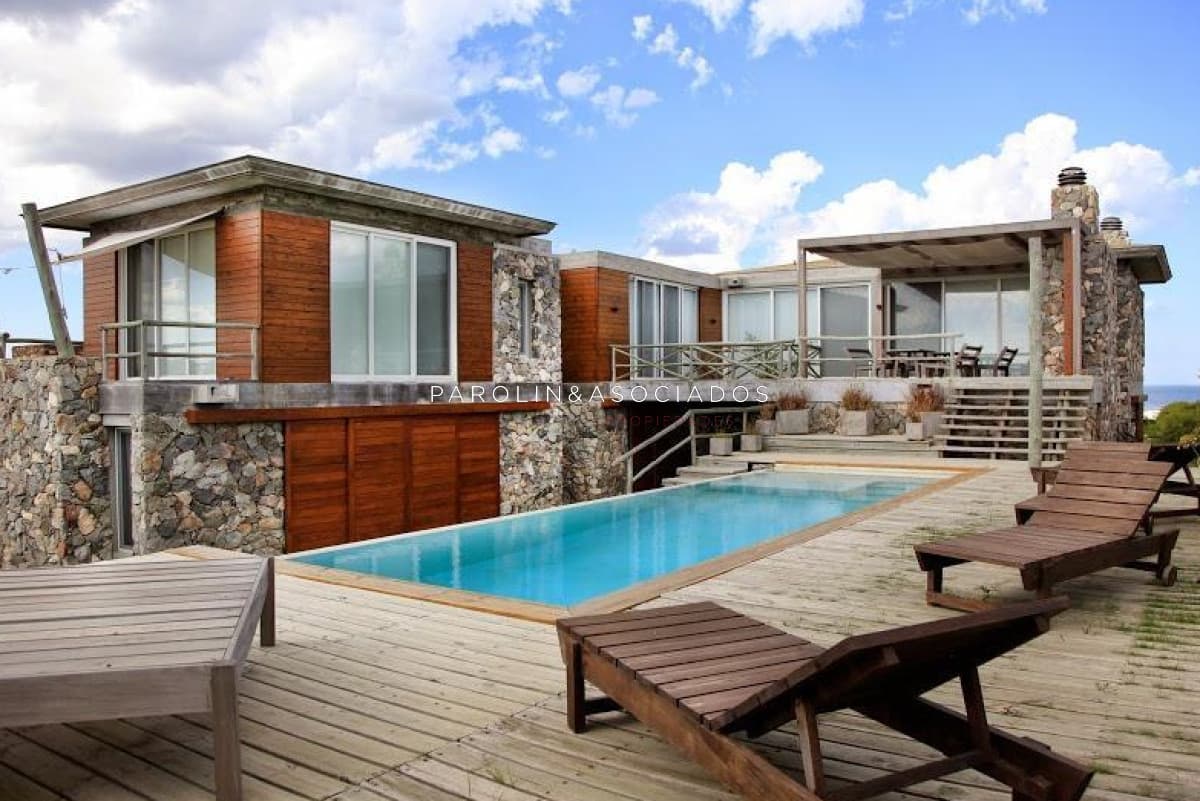 Casa en Venta de 5 Dormitorios en Club del Mar, Jose Ignacio