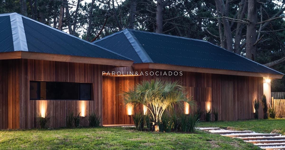 Hermosa casa en venta con 4 dormitorios en Pinar del Faro, Punta del Este.