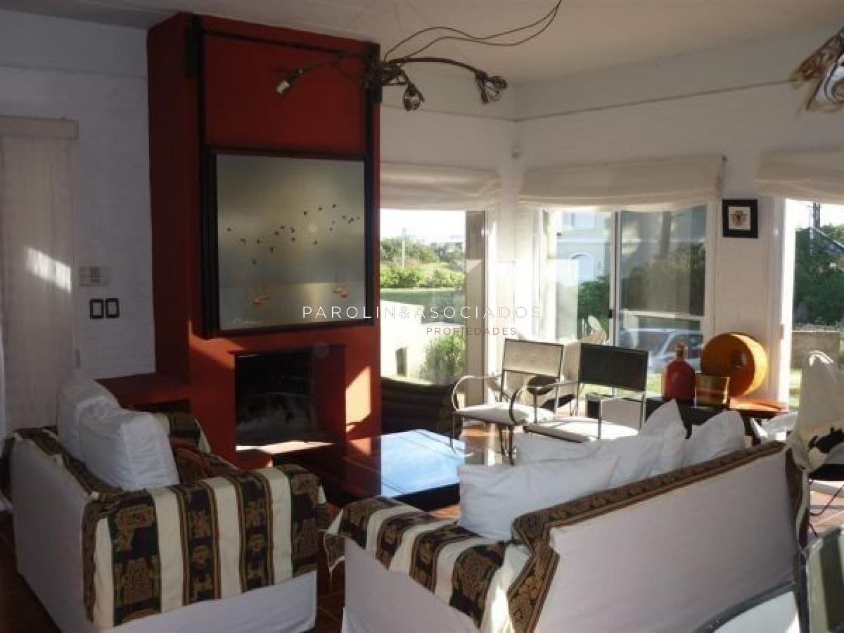Casa en venta de 4 dormitorios en Montoya, Punta del Este.