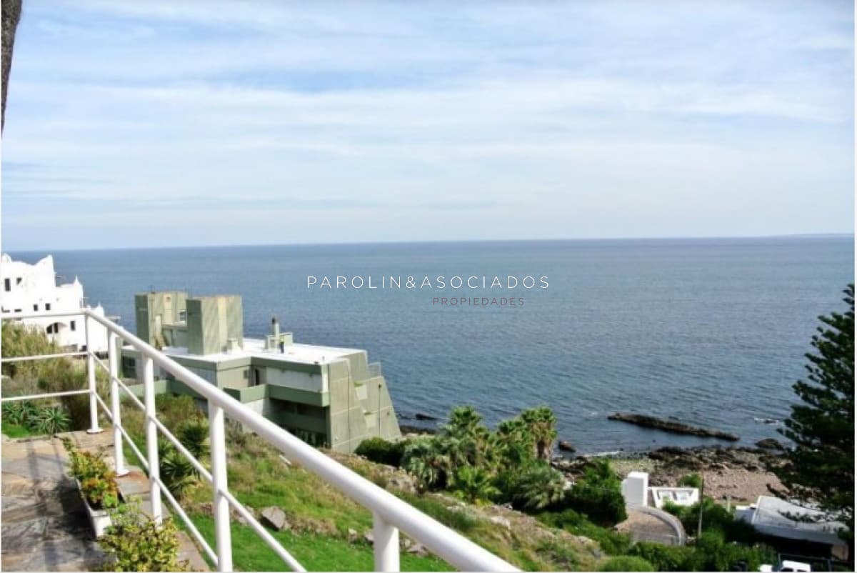 Venta de hermosa casa en punta ballena con la mejor vista