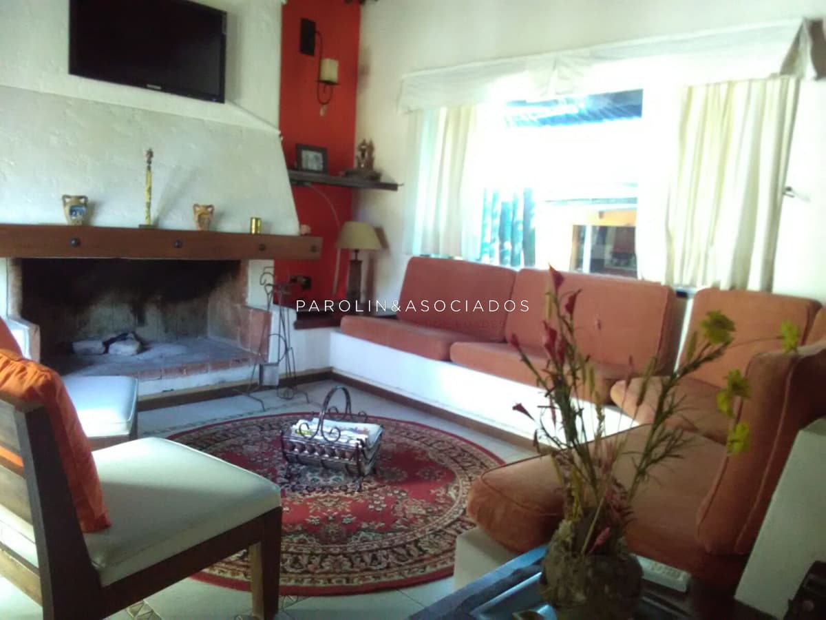 Casa de 3 dormitorios en venta en Pinares, Punta del Este.