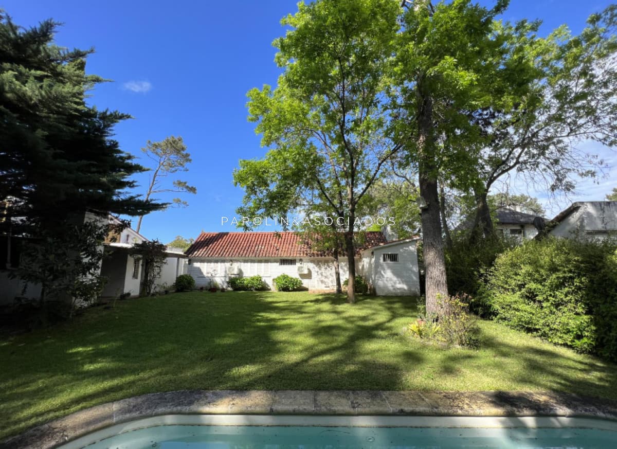 Casa en venta de 4 Dormitorios ubicada en Pinares, Punta del Este
