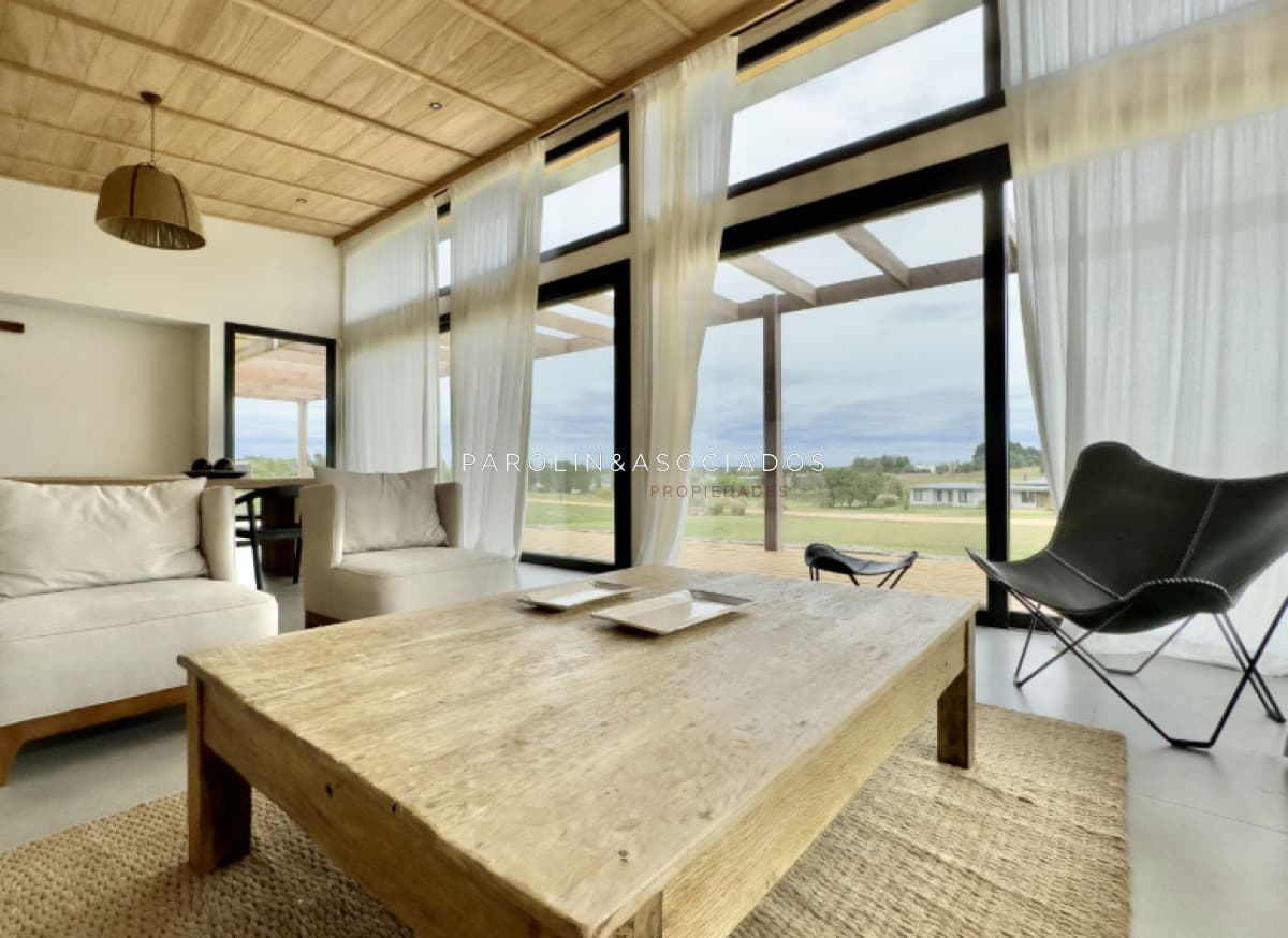 Casa en Venta de 4 Dormitorios en Suite, Pueblo Mio Manantiales