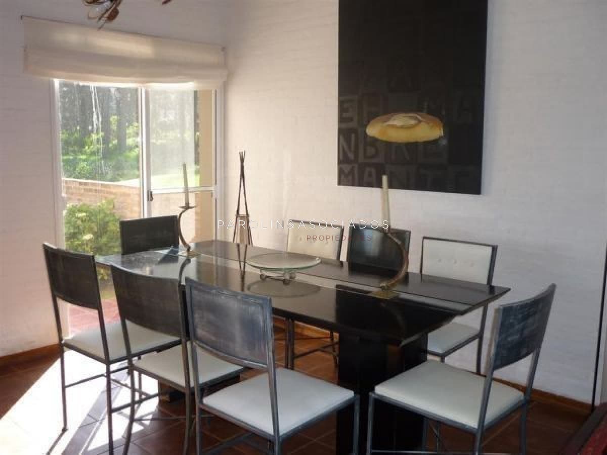 Casa en venta de 4 dormitorios en Montoya, Punta del Este.