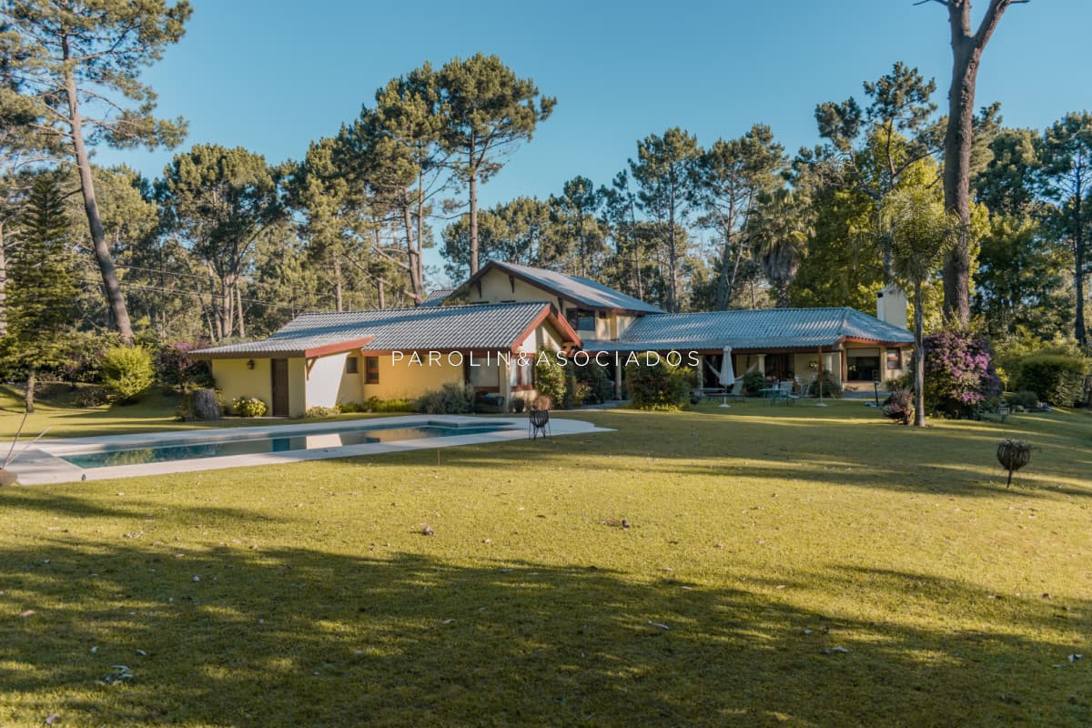 Casa en Burnnett de 4 dormitorios en venta, Burnett, OPORTUNIDAD!!!
