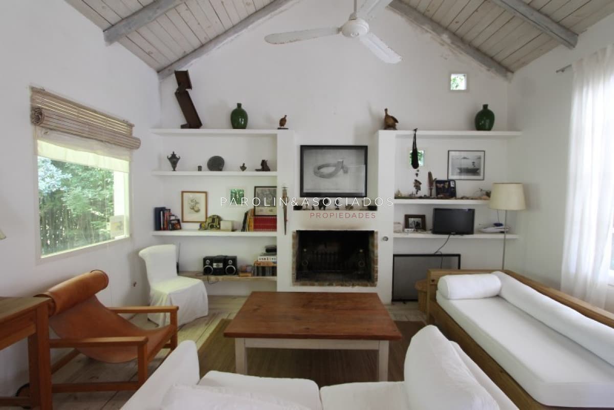 Casa en venta de 3 dormitorios en Montoya, Punta del Este.