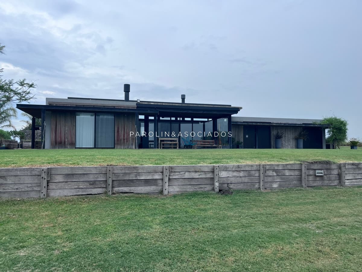 Hermosa Casa en Carmelo Golf