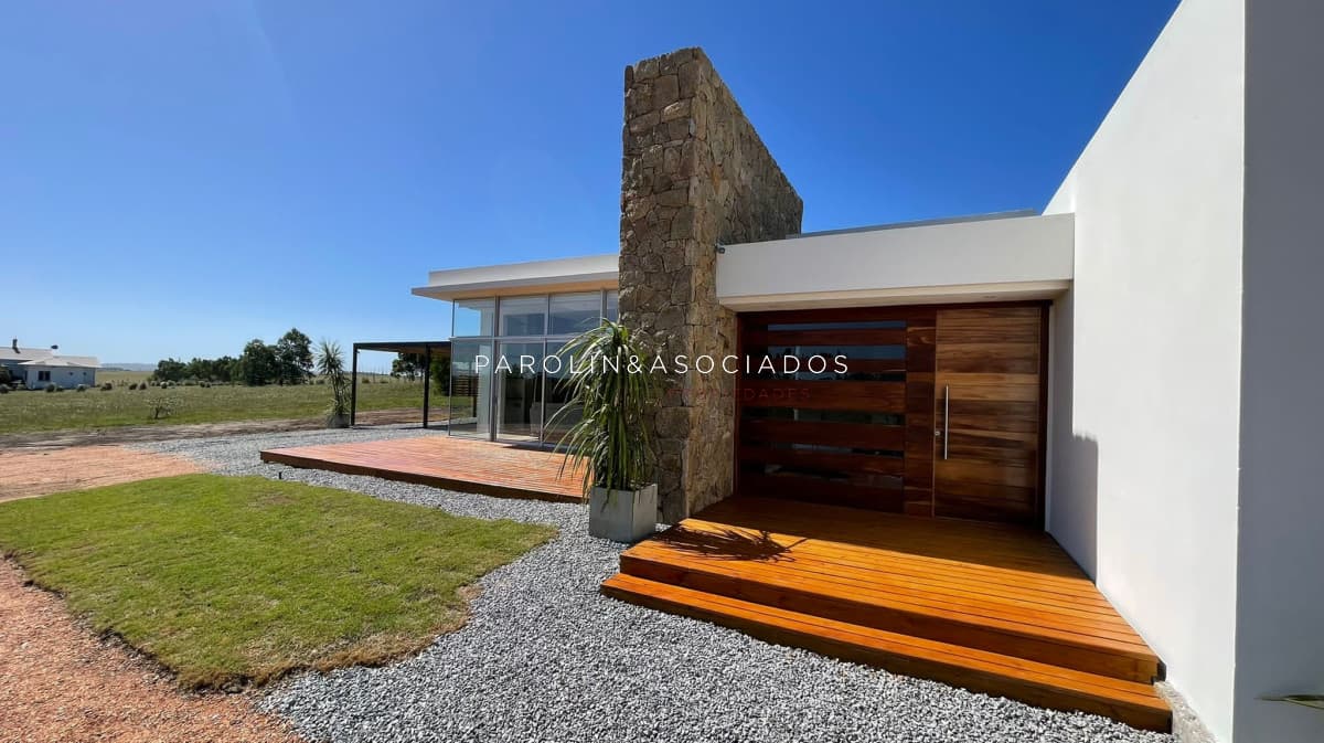 Casa en venta de 4 dormitorios en Pueblo Mío, Punta del Este.