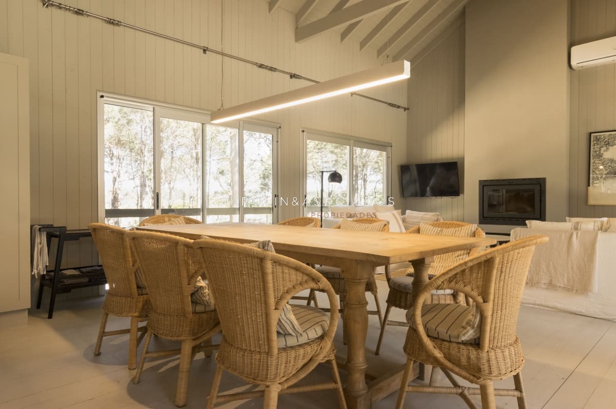 Casa en venta de 4 dormitorio en Pinar del Faro, Punta del Este.