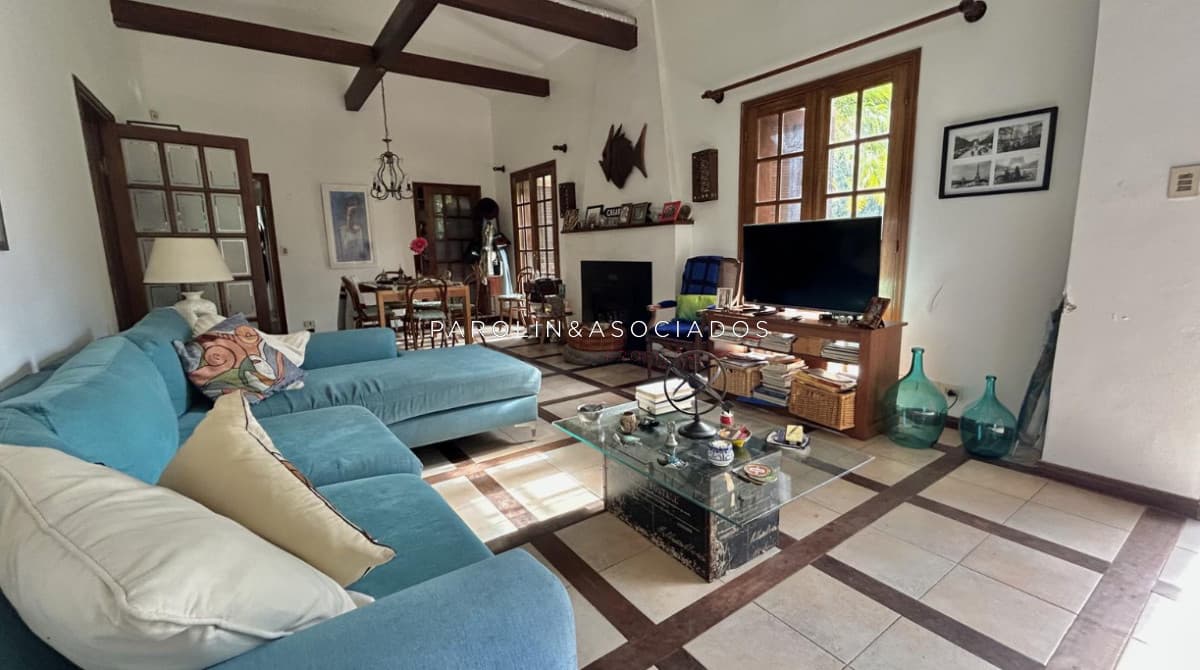 Casa en venta de 4 dormitorios en playa Mansa, Punta del Este