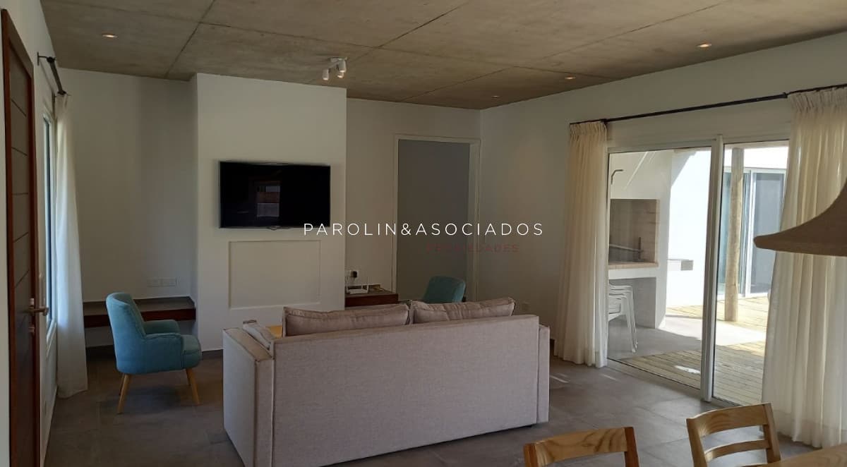 Casa en venta de 3 dormitorios en La Barra, Punta del Este.