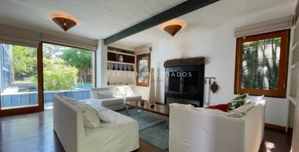 Casa en Venta de 3 Dormitorios en La Barra, Punta del Este