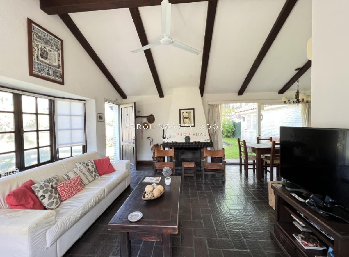 Casa en venta de 4 Dormitorios ubicada en Pinares, Punta del Este