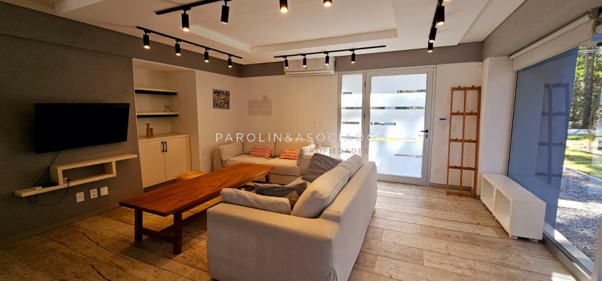 Casa en Venta de 3 Dormitorios en Burnett, Punta del Este