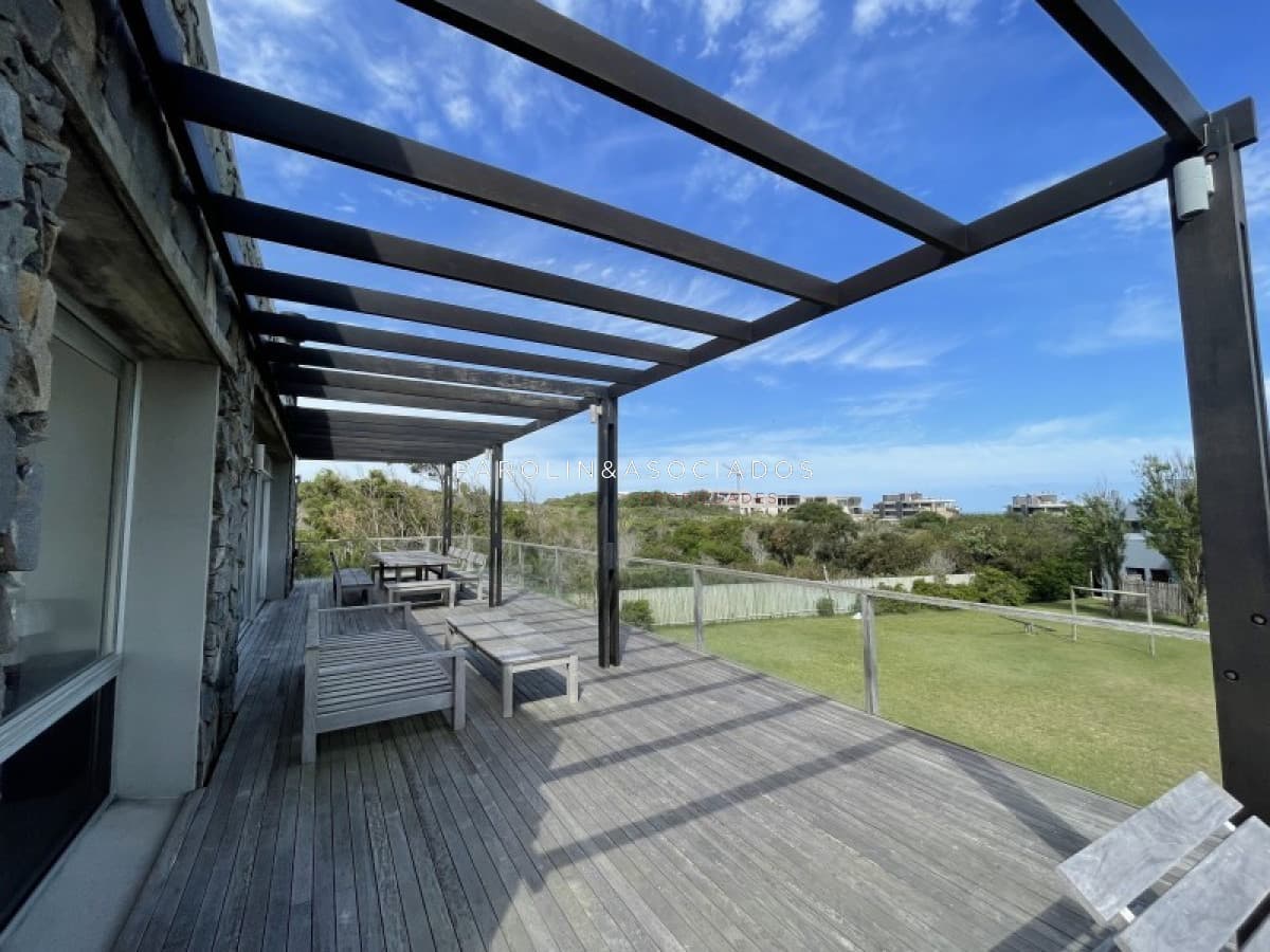 Casa en venta de 3 dormitorios en Manantiales, Punta del Este.