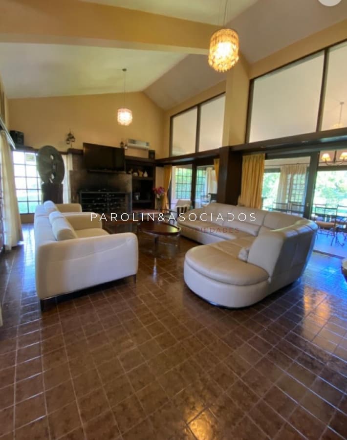 Casa en venta de 5 dormitorios en Lugano, Punta del Este.