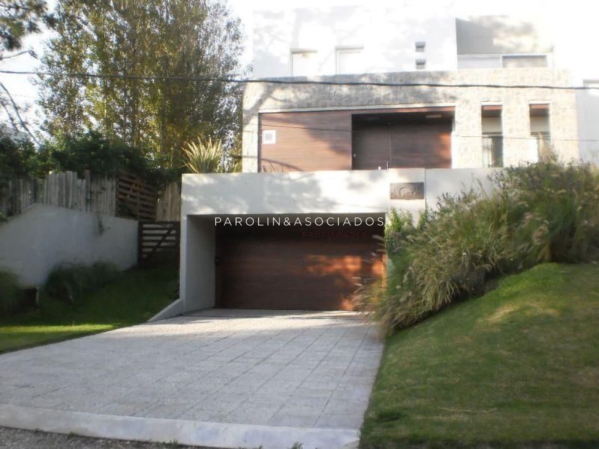 Casa en venta de 3 dormitorios en Rincón del Indio, Punta del Este.