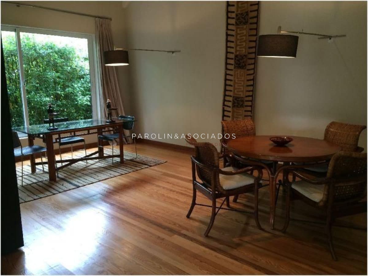 Casa en venta de 6 dormitorios en Golf, Punta del Este.