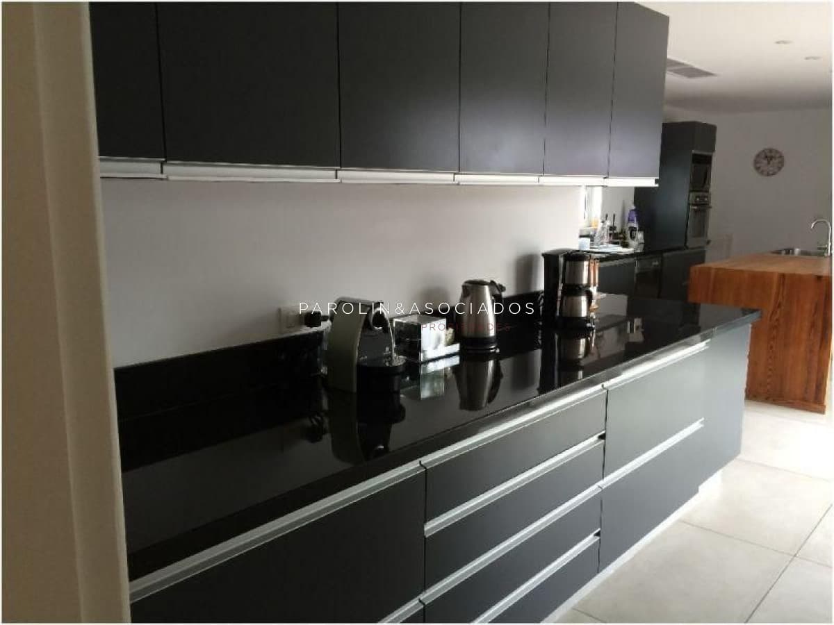 Casa en venta de 6 dormitorios en Golf, Punta del Este.