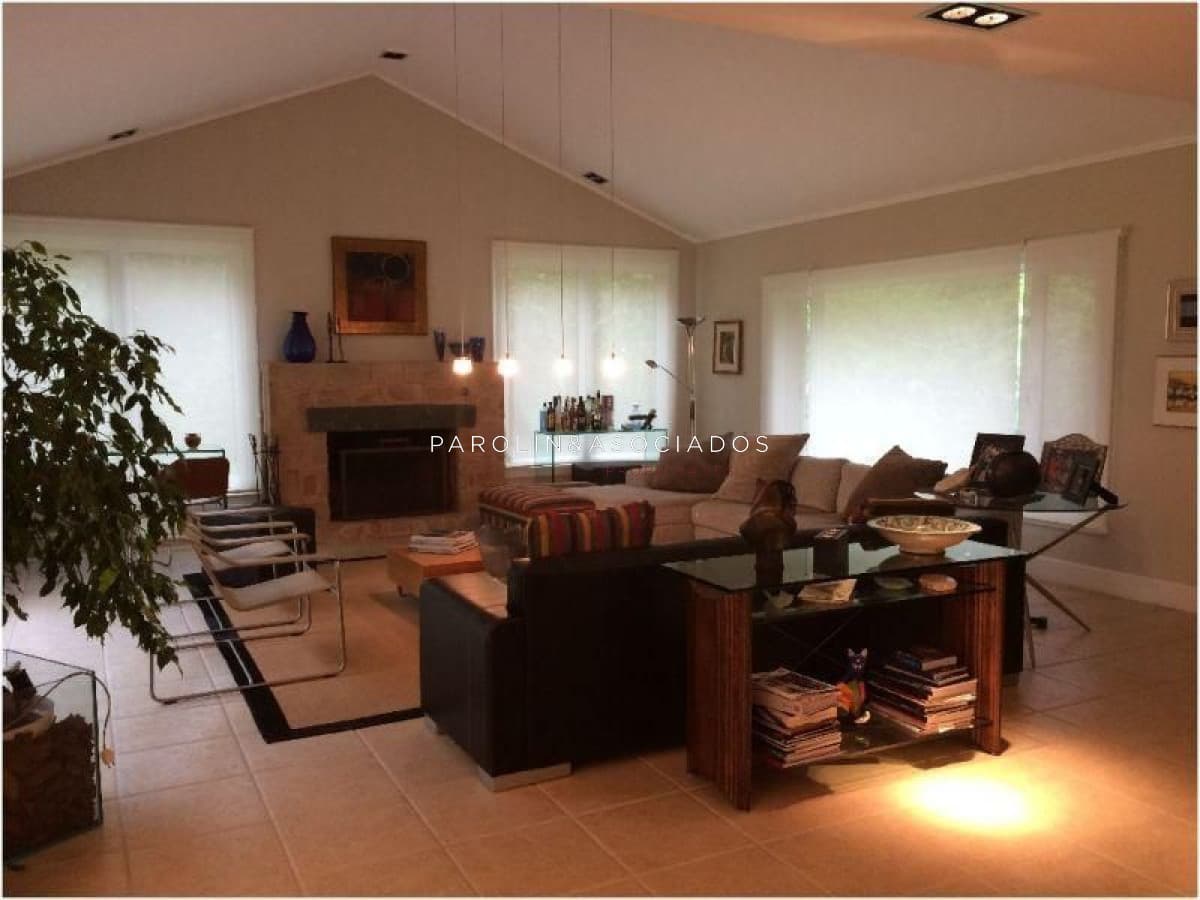 Casa en venta de 4 dormitorios en Punta del Este.