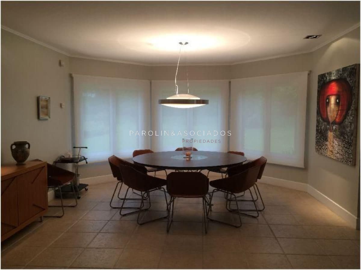 Casa en venta de 4 dormitorios en Punta del Este.