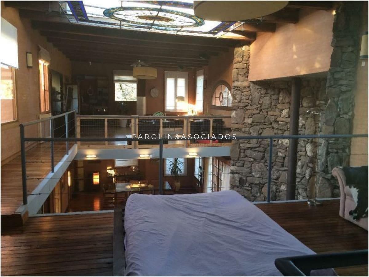 Casa en venta de 5 dormitorios en Lugano, Punta del Este.