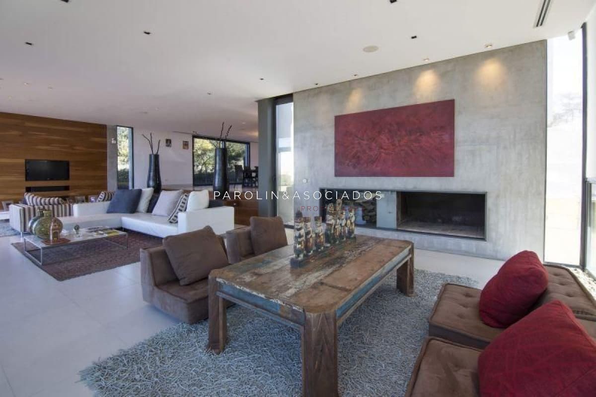 Casa de 4 dormitorios en venta en Manantiales, Punta del Este.