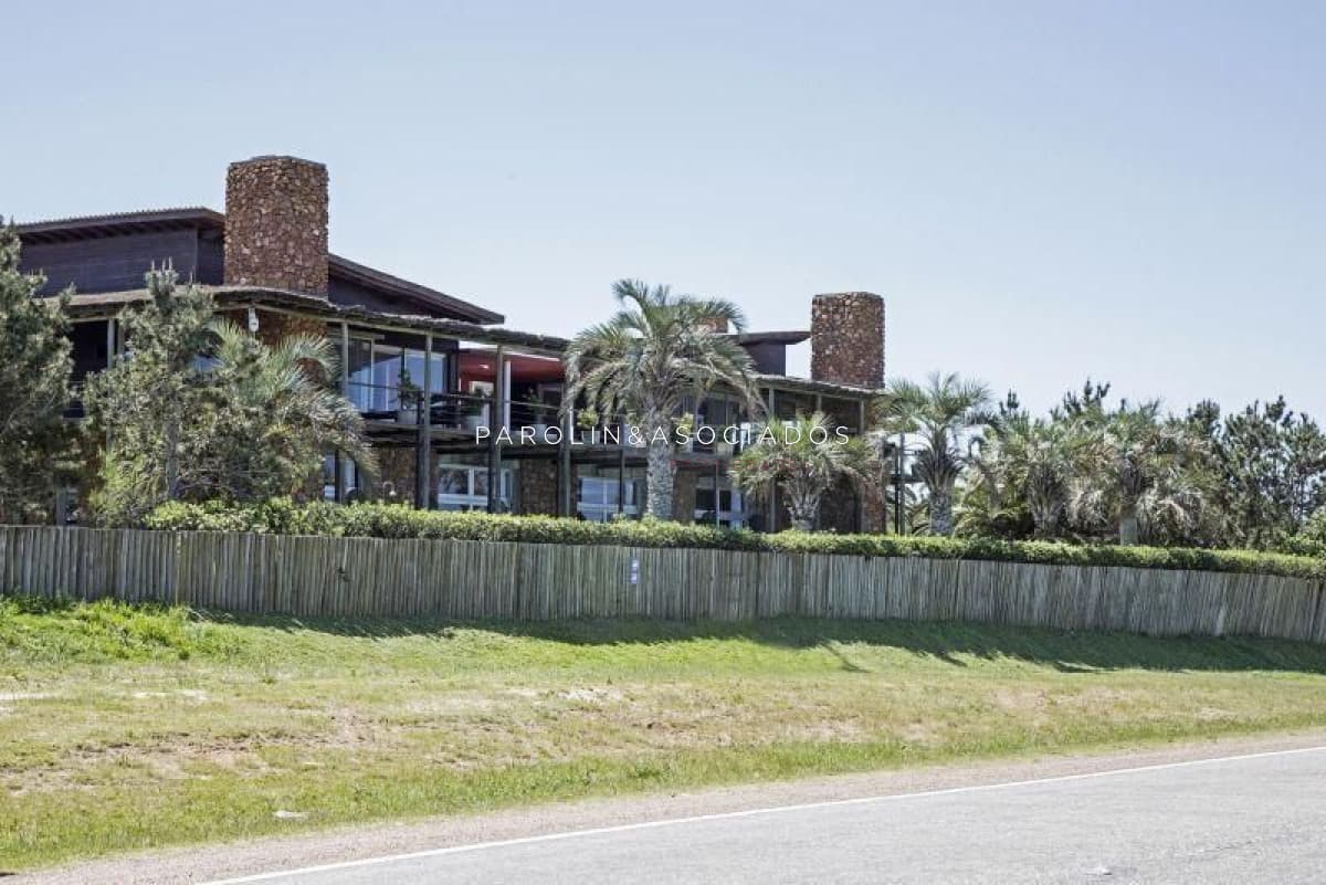 Casa en venta de 4 dormitorios en José Ignacio, Punta del Este.