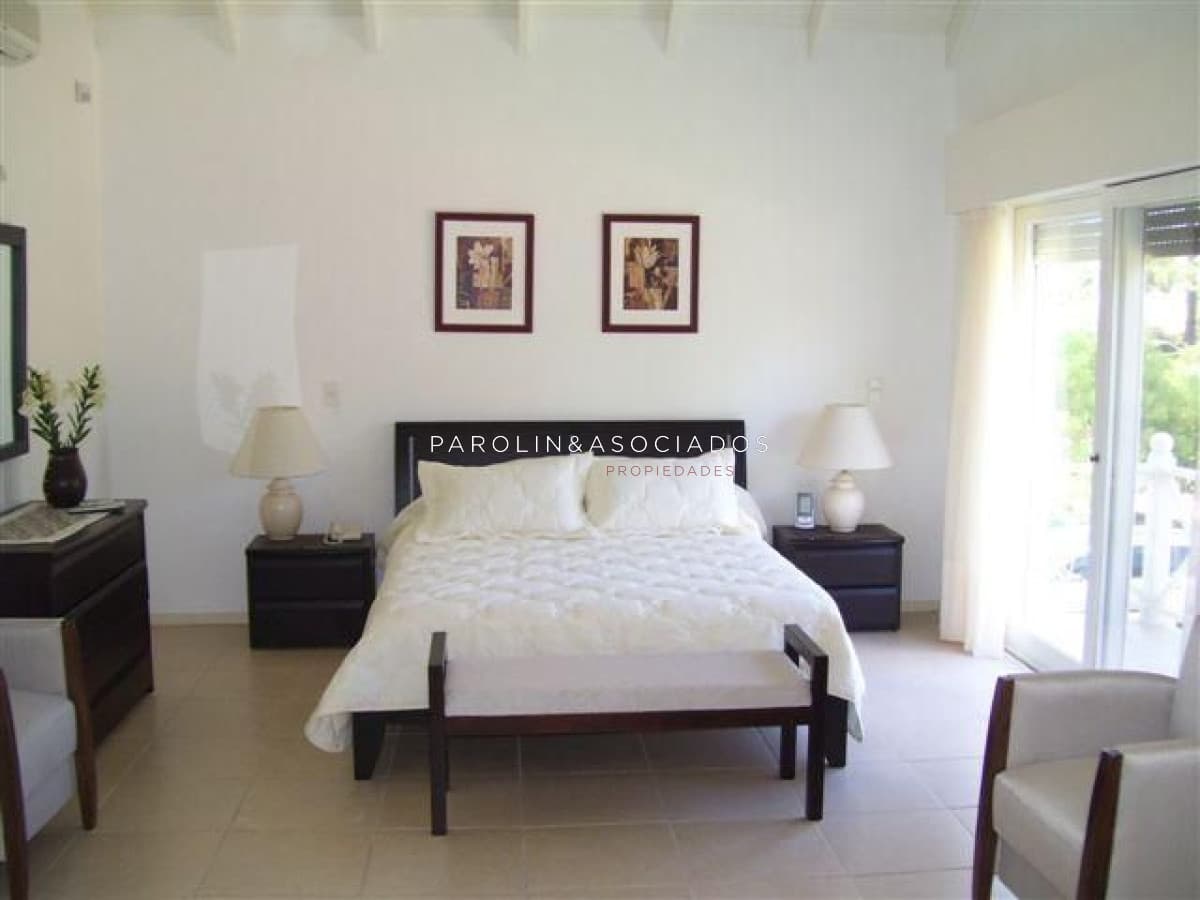 Casa en venta de 5 dormitorios en Golf, Punta del Este