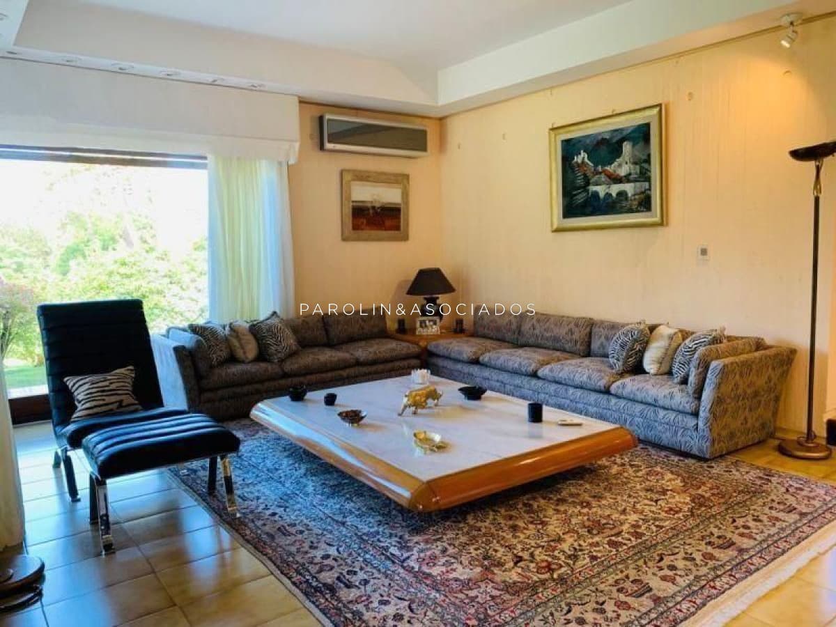 Casa en venta de 5 dormitorios en Country, Punta del Este.