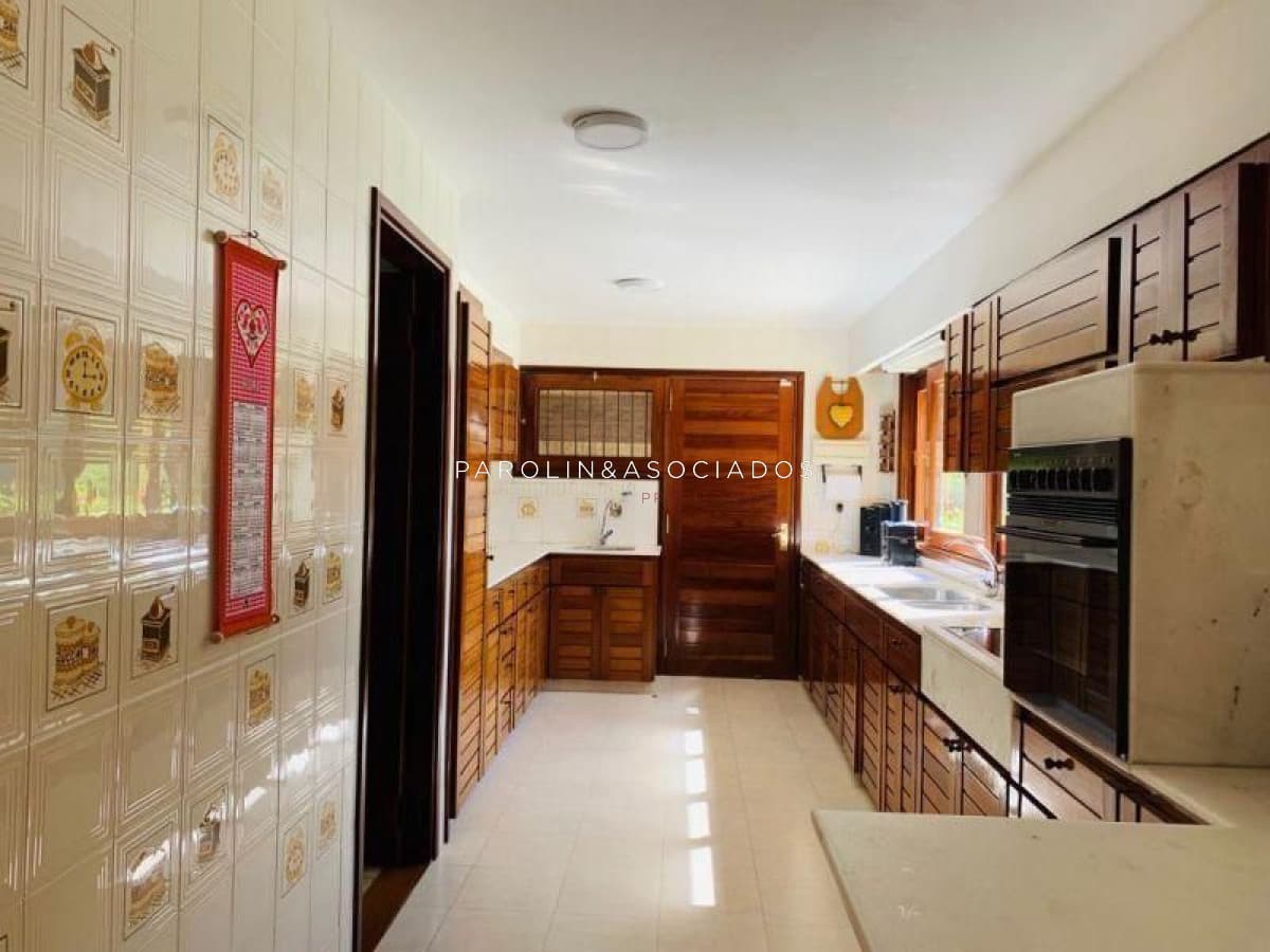 Casa en venta de 5 dormitorios en Country, Punta del Este.