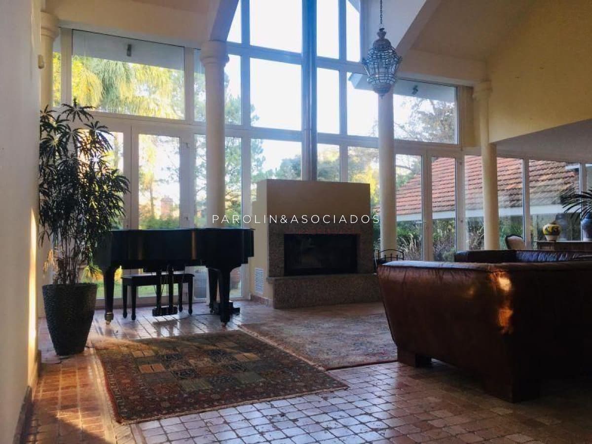 Casa en venta de 4 dormitorios en Golf, Punta del Este.